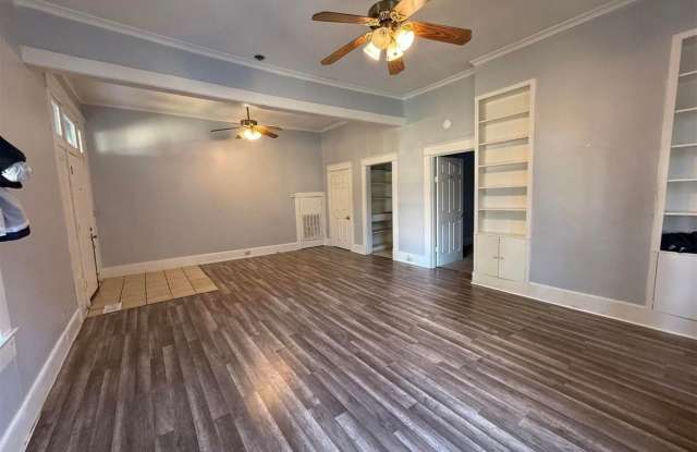 Gorgeous 2 Bedroom in Highland Duplex Gallery 4