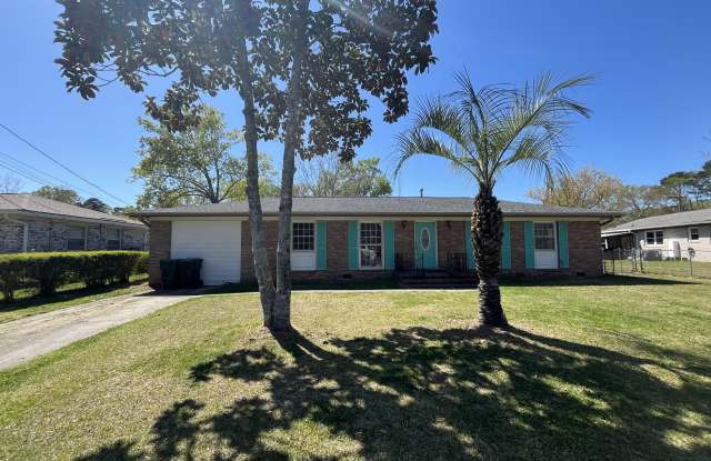 102 Wessex Drive photos photos