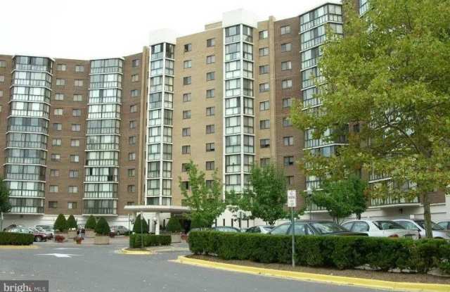 15100 INTERLACHEN Drive unit: 4-709 photos photos