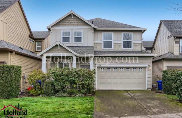 Nice Hillsboro Home with fenced yard and two car garage! photos photos