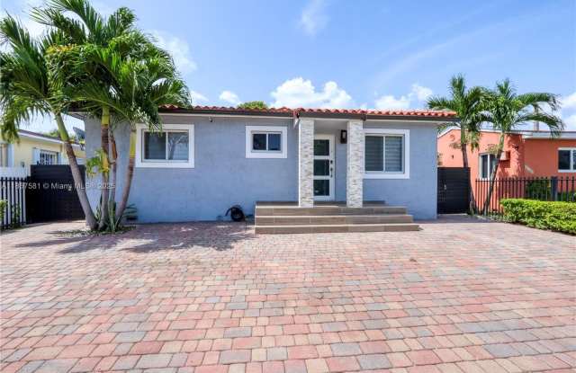 4730 NW 4th Ter photos photos