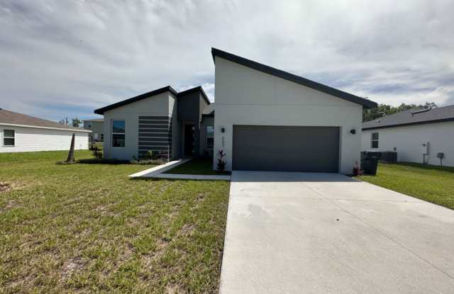 Poinciana Dream home - 4 beds and 2 baths -Basically NEW photos photos