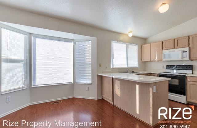 3744 S 8370 W - 3744 8370 West, Magna, UT 84044