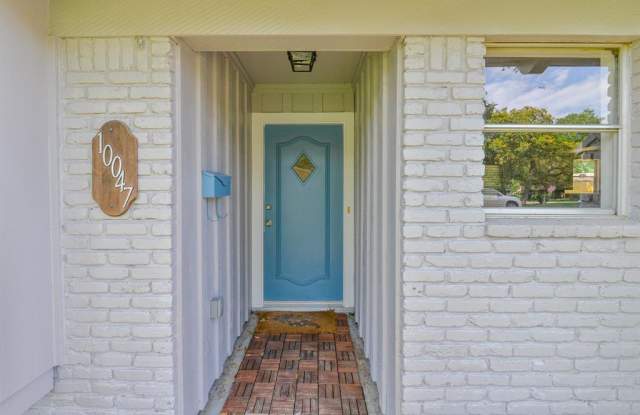 10047 Timberwood Drive Gallery 2