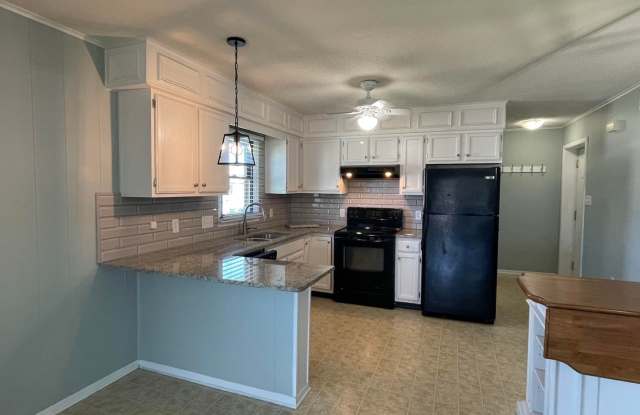 Affordable 2 bedroom apartment, close to beach and all area attractions. photos photos