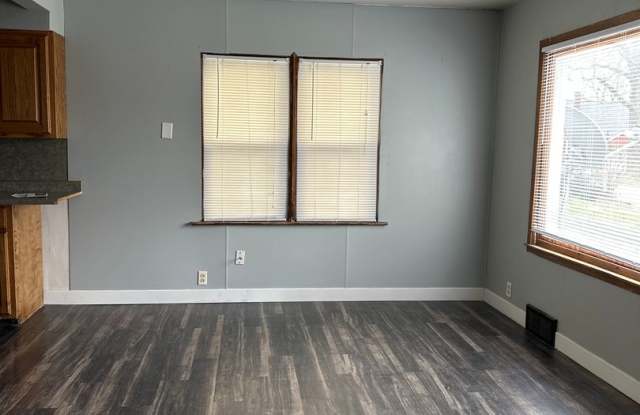 3 Bedroom 1 Bath Single Family Home 1324 Stratford Waterloo, IA Gallery 4