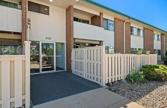 *AVAILABLE NOW*  3 Bedroom for Great Price In Gunbarrel *$1000 Deposit* Gallery 1