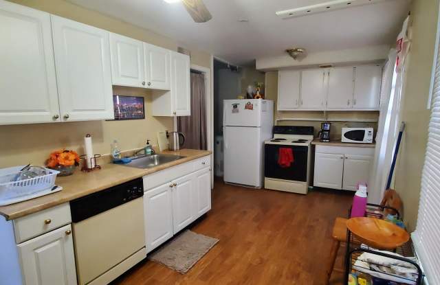 37 Thompson Cir - 37 Thompson Circle, Newark, DE 19711