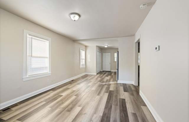 Updated, 2 BR, 1 BA home with fenced yard, deck, stove and refrigerator! 1004 Euclid Ave, Louisville, KY 40215! Gallery 4