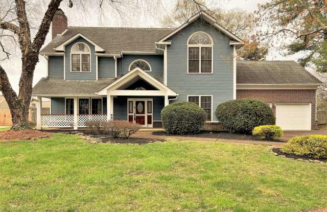 GREAT FARRAGUT LOCATION WITH INVITING FRONT PORCH CHARM!!! photos photos