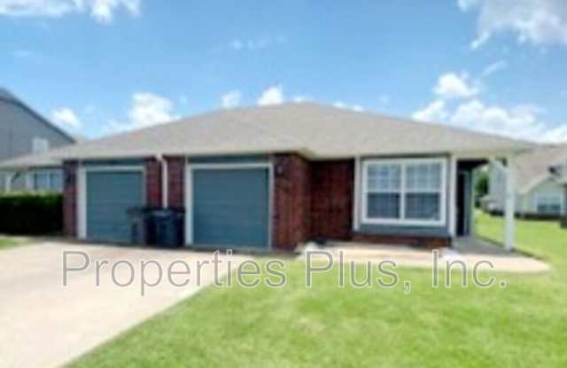 954 Pebble Brook Gallery 1