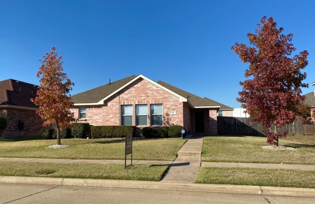 315 Quail Run Road - 315 Quail Run Road, Red Oak, TX 75154