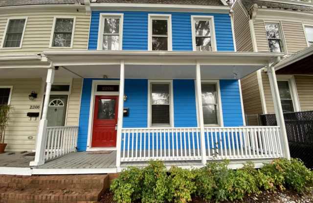 2206 Parkwood Avenue photos photos
