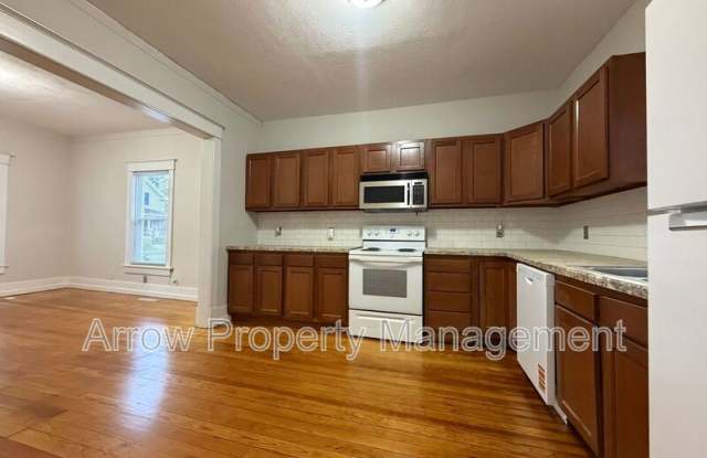2516 Dudley Gallery 2