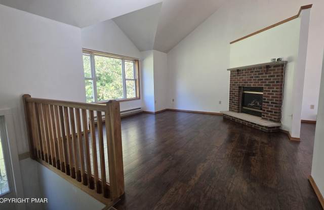 838 Cayuga Way Gallery 3