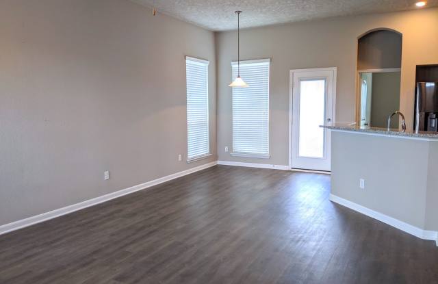 Available for Immediate Move-in! Wonderful Single Family Home in Siena! Gallery 4