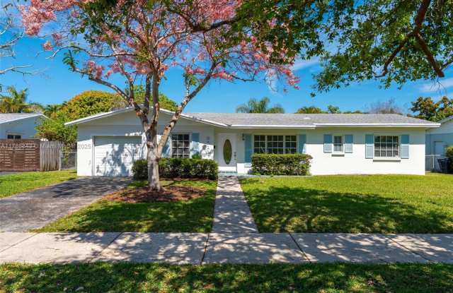 9311 SW 183rd Ter photos photos