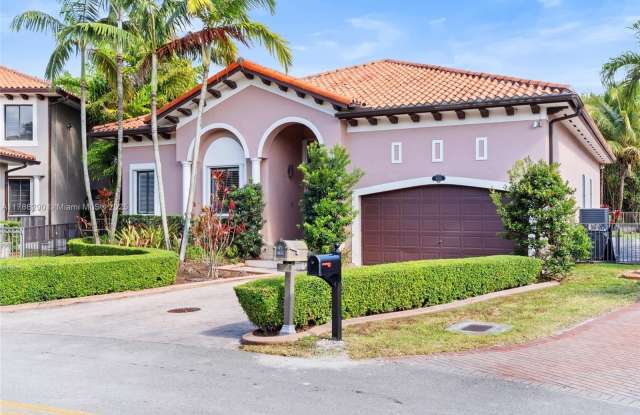 19051 SW 74th Ave photos photos