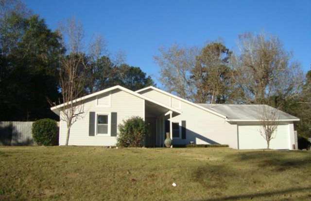 Renovated 4 bedroom available now to rent! Gallery 1