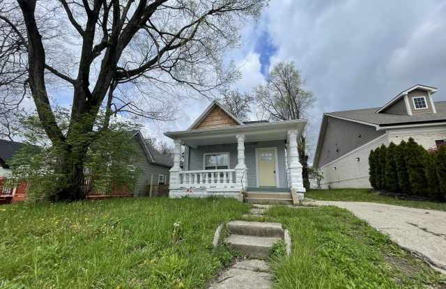 1138 W 30th St photos photos
