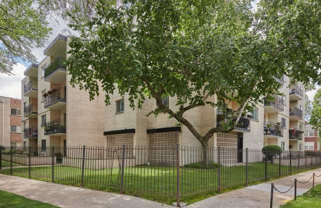 7074 N RIDGE Boulevard photos photos