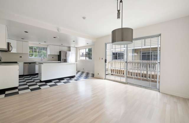 Beautiful 4-bedroom, 2.5-bath tri-level townhome with bonus room - 1,933 sq ft + attached 2-car garage in South Redondo Beach photos photos