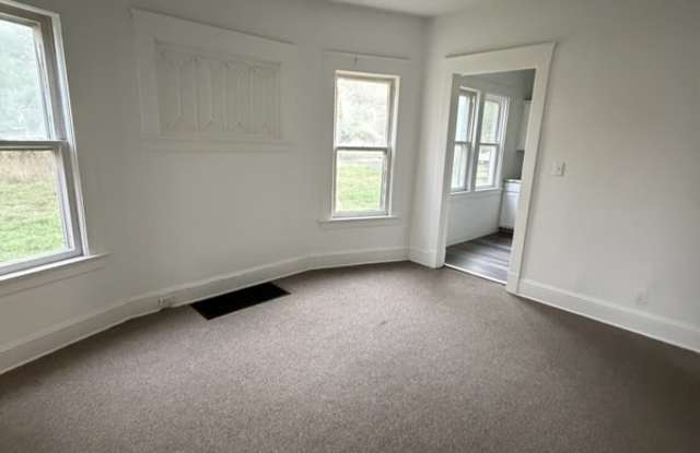 1012 East 72nd Place - Downstairs Gallery 2