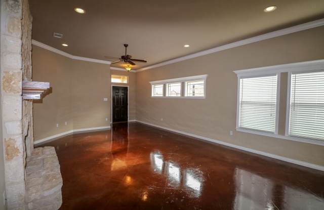 4 Bedroom Single Family Home: Gallery 4