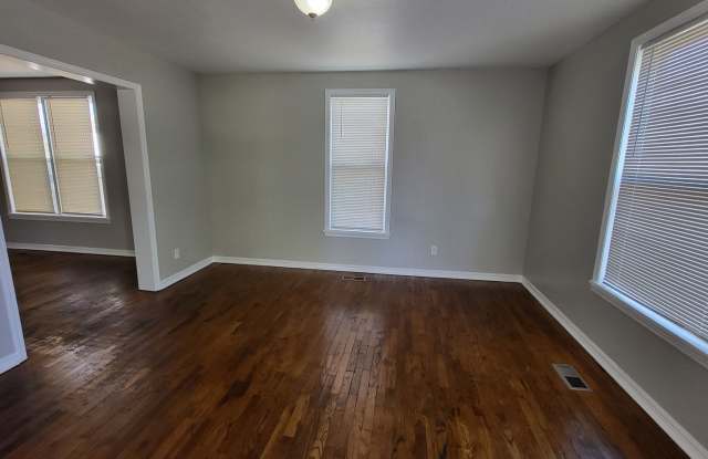 3 bedroom, 1.5 bathroom house located in Edmond, OK with central heat and air Gallery 4