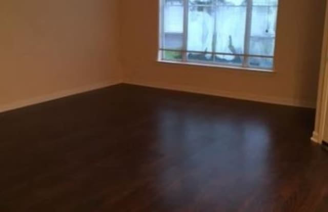 8290 Gate Parkway #206 - 8290 W Gate Pkwy 206, Jacksonville, FL 32216