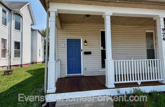 924 Southeast 6th Street - A Gallery 2