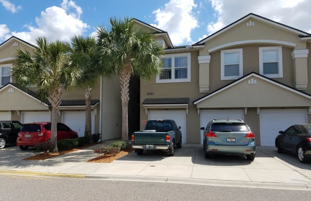 7071 DEER LODGE CIR - 7071 Deer Lodge Cir, Jacksonville, FL 32256