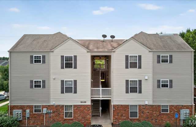 MOVE IN READY condo in Lake St. Louis - 2133 Welsh Drive, Lake St. Louis, MO 63367