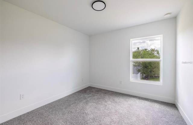 2049 BARROSO Street Gallery 4