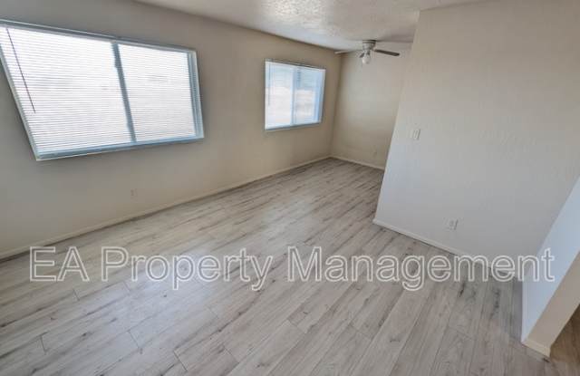 812 Chelwood Park Blvd NEUnit D photos photos 812 Chelwood Park Blvd NEUnit D photos photos