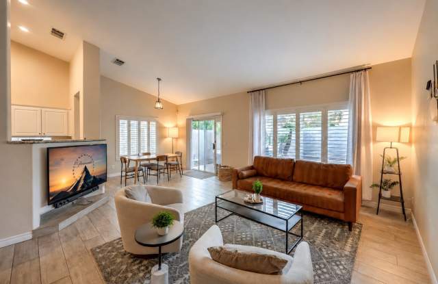 1922 Donnington Ct Gallery 2