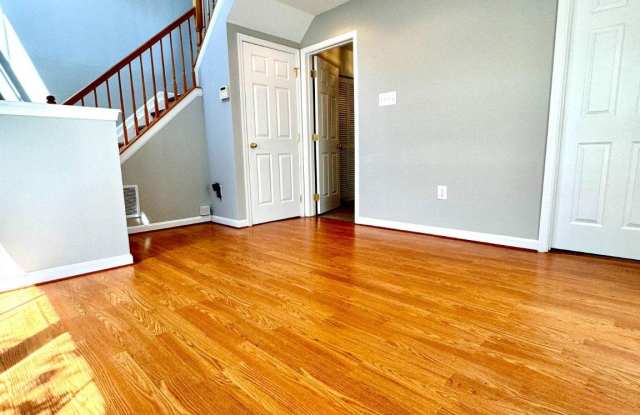 2062 CLIPPER PARK Road Gallery 3