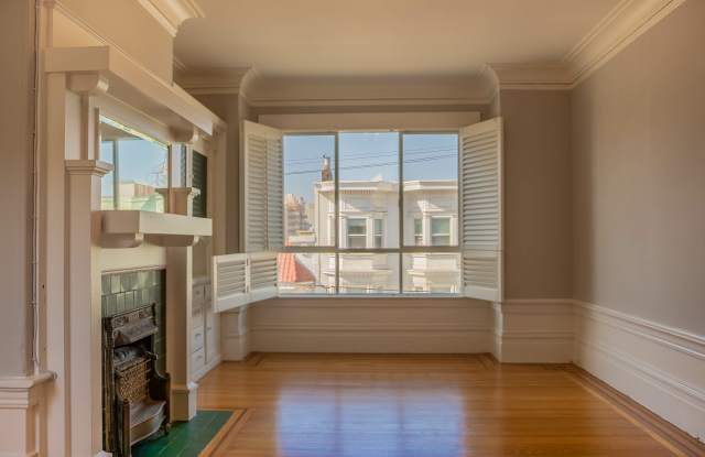1846 Larkin Street Gallery 1