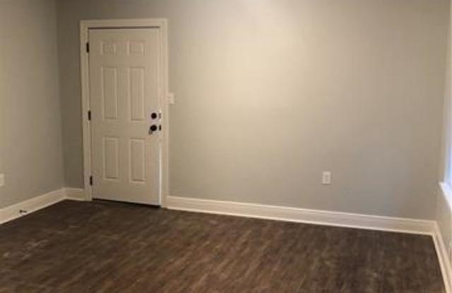 710 E COLEMAN Avenue Gallery 2