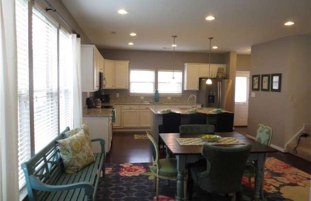 8062 Ellendale Drive Gallery 4