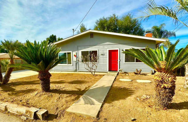 Lovely Single Story with Upgrades throughout and Huge Backyard Space, Just Minutes from Downtown Fallbrook! photos photos