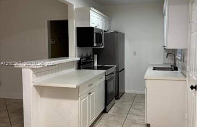 1758 NE 177th St # 0, North Miami Beach, FL 33162 Gallery 4