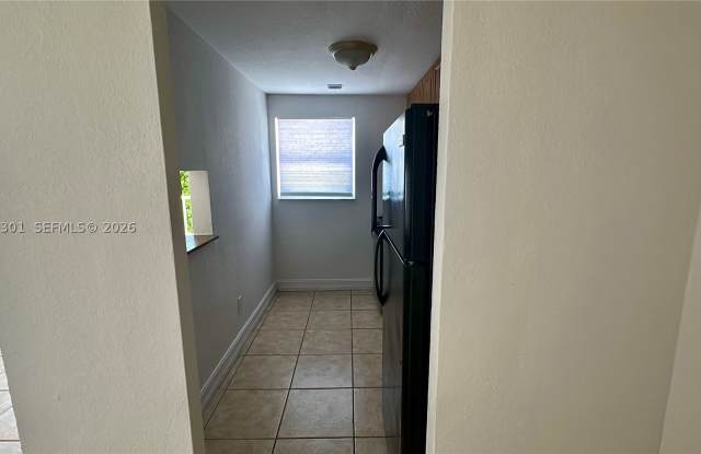 7101 SW 89th Ct Gallery 3