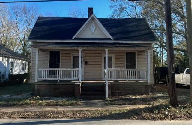 230 Reynolds Avenue - 230 Reynolds Avenue, Greenwood, SC 29649