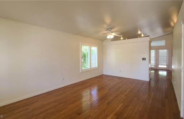 1413 IRON SPRINGS Drive Gallery 4