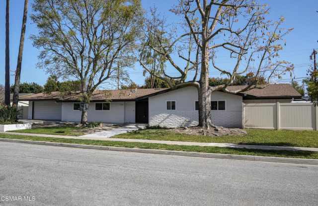 Beautifully upgraded 4 bedroom + 2 1/2 bath + Bonus room, single-story home in the heart of Thousand Oaks! Gallery 1