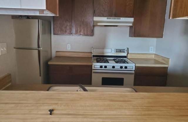 14111 S Hickory Pl Gallery 2