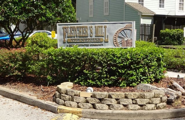 13828 STONE MILL WAY - 13828 Stone Mill Way, Lake Magdalene, FL 33613