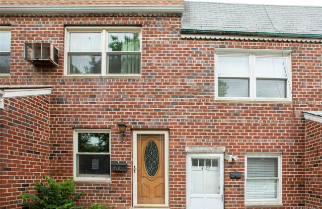 41-31 Corporal Kennedy Street unit: 1 photos photos