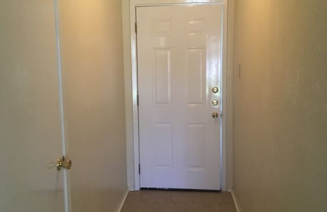 Welcome to 501 Marilyn Drive! Gallery 3